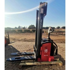 Revaro F15 Electric Pedestrian Pallet Stacker