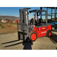 Revaro FD35 Standard 2.5 Ton Diesel Forklift